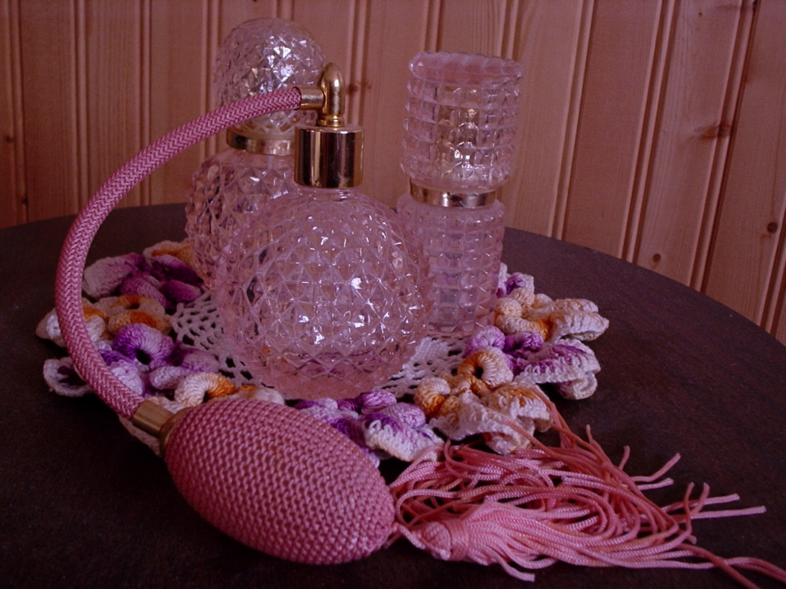  Comfy Country Creations offers country style garden items for you and your yard.