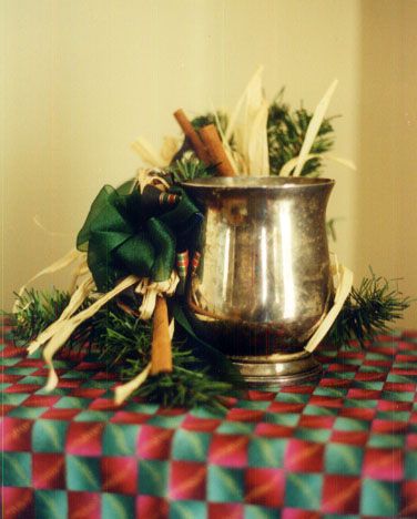  Unique flower holders to decorate your table.